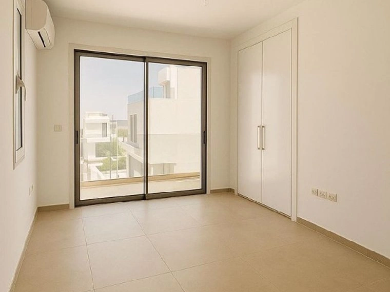 Вилла 143 m2 с садом в Паралимни, Кипр