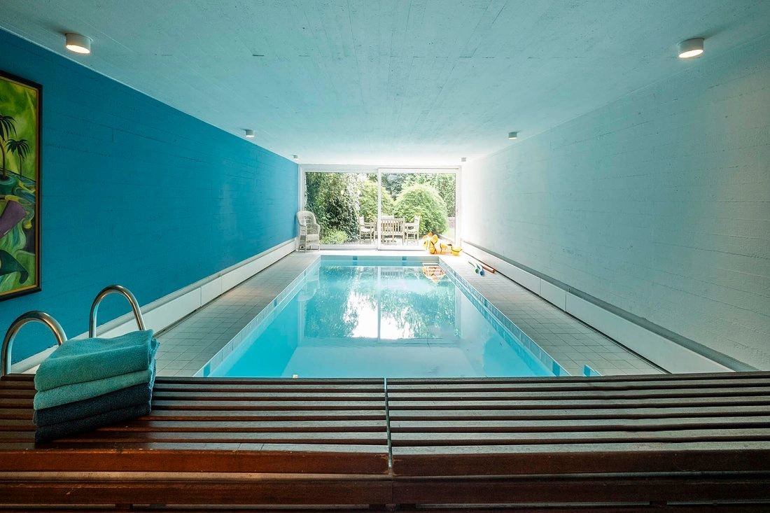 Вилла с крытым бассейном в Гамбурге, Германия