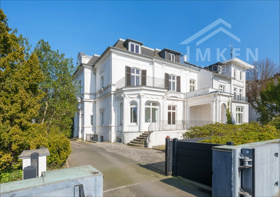 Вилла с отделкой в Гамбурге, Германия