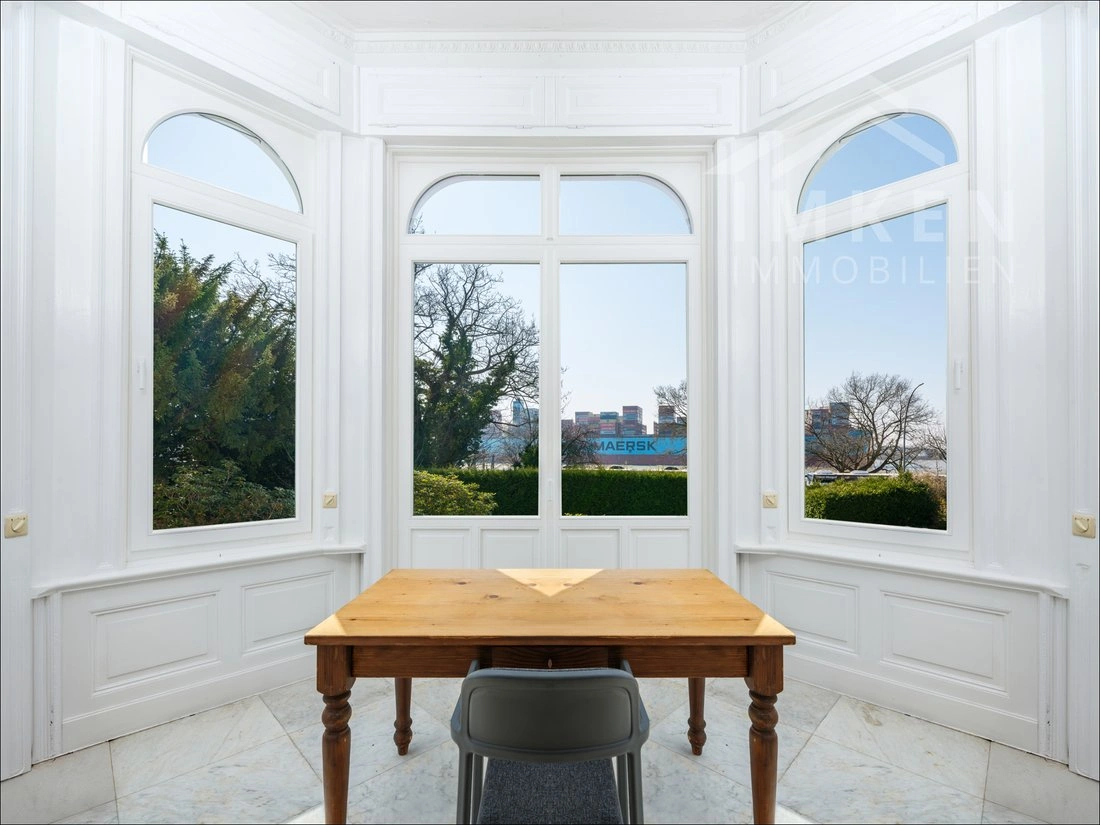 Вилла с отделкой в Гамбурге, Германия