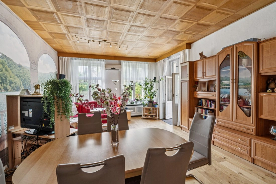 Дом 9+1 с садом в Берлине, Германия