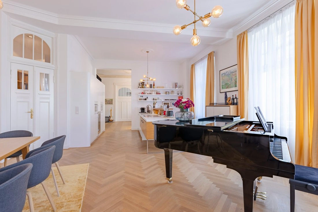 Дом с садом и высокими потолками в Берлине, Германия