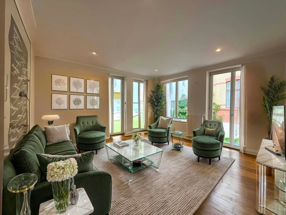 Дом с большим участком в Берлине, Германия