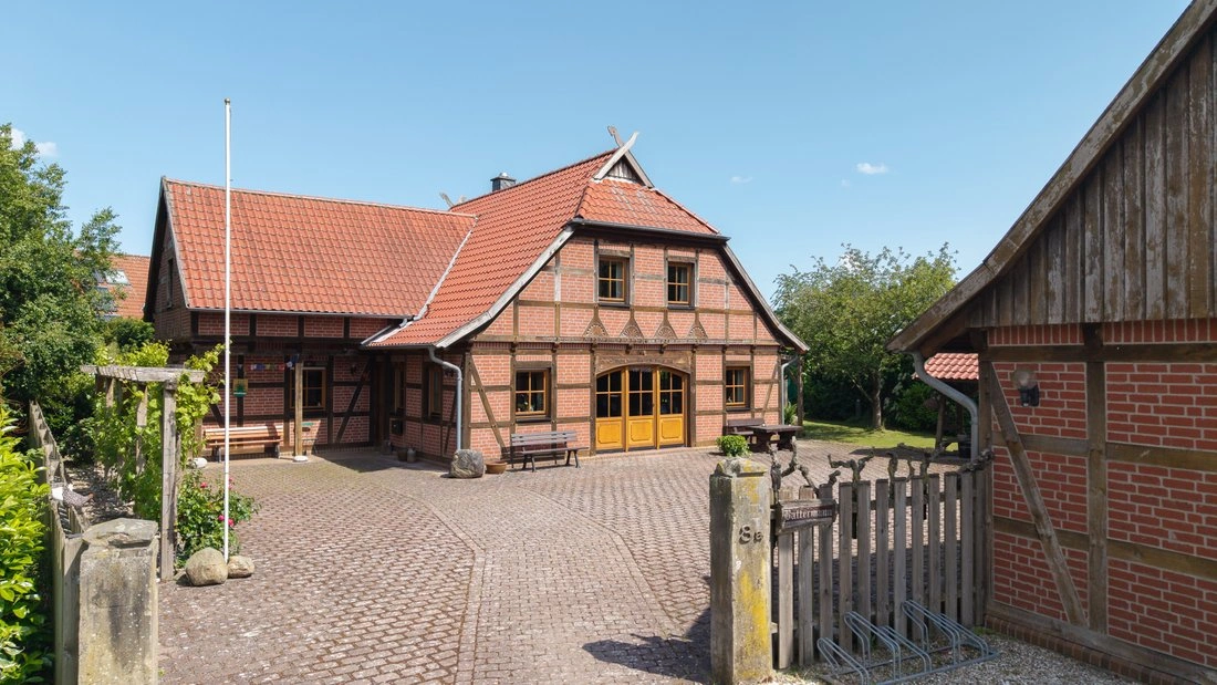 Дом на большом участке в Ганновере, Германия