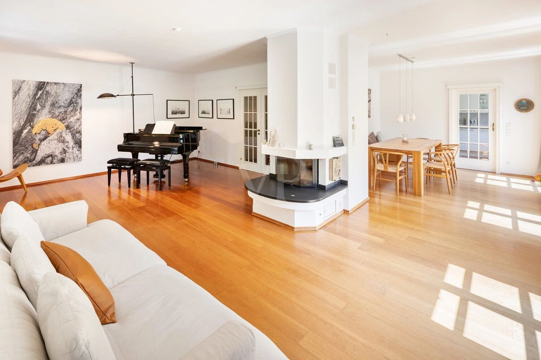 Дом с тренажёрным залом и садом в Мюнхене, Германия