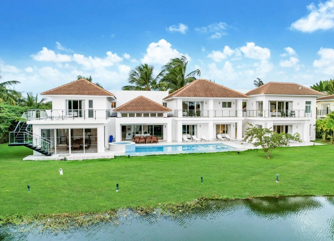 Вилла 8+1 с открытым бассейном в Пунта-Кане, Доминиканская Республика