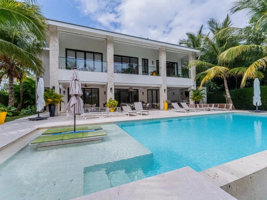 Вилла 1873 m2 с террасой в Пунта-Кане, Доминиканская Республика