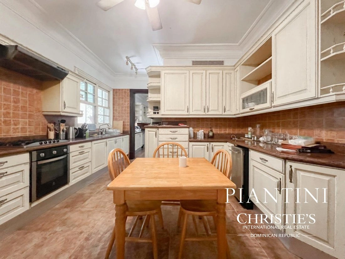 Дом 5+1 с сауной в Санто-Доминго, Доминиканская Республика