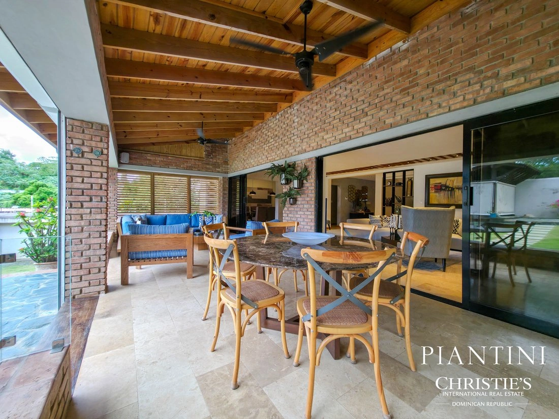 Дом 600 m2 с садом в Санто-Доминго, Доминиканская Республика