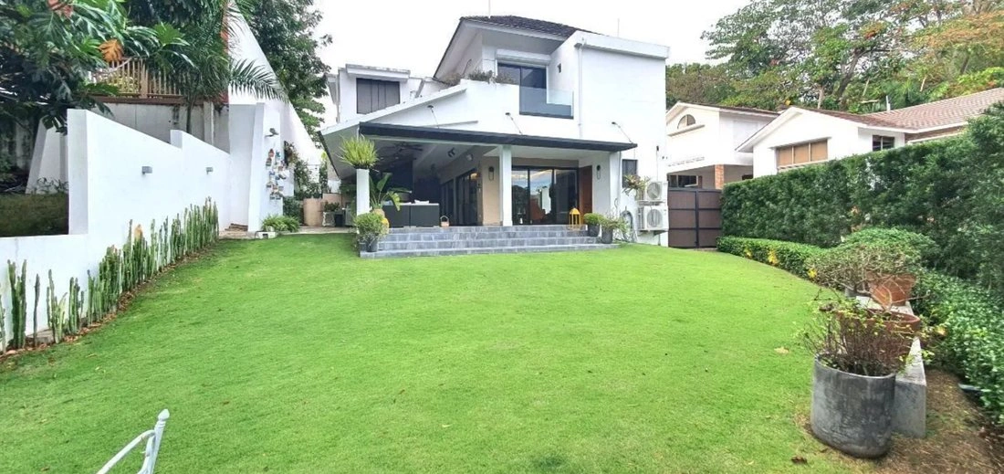 Дом 5+1 с гаражом в Санто-Доминго, Доминиканская Республика