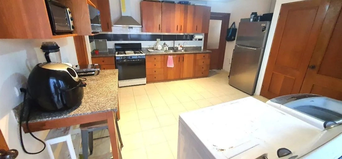 Дом 5+1 с гаражом в Санто-Доминго, Доминиканская Республика