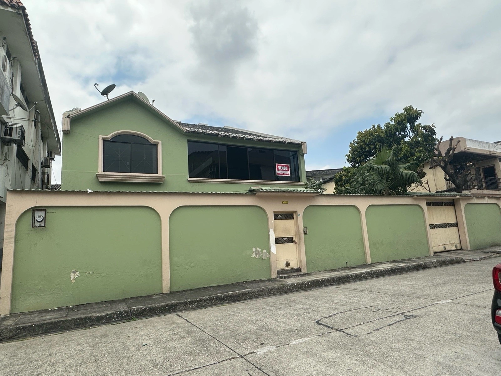 Дом 247 m2 с садом в Гуаякиле, Эквадор