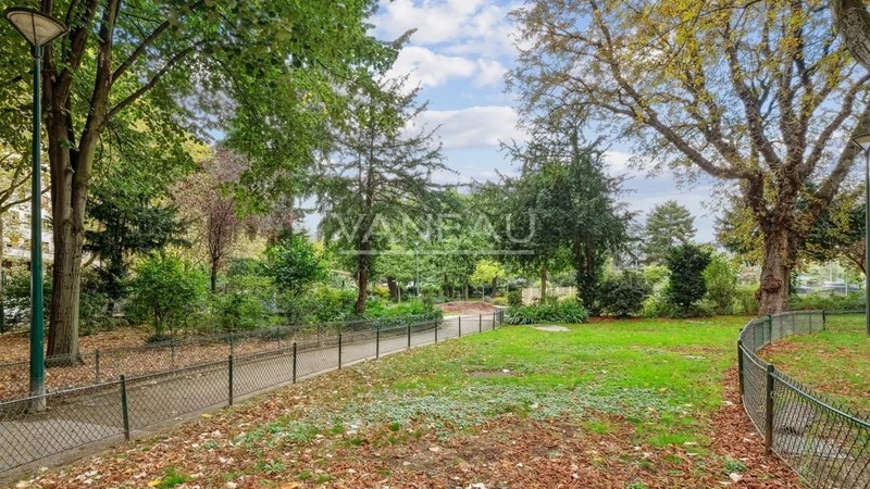 Семейная квартира 0+1 в Париже, Франция