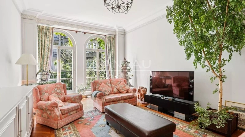 Роскошная квартира 220 м2 в Париже, Франция