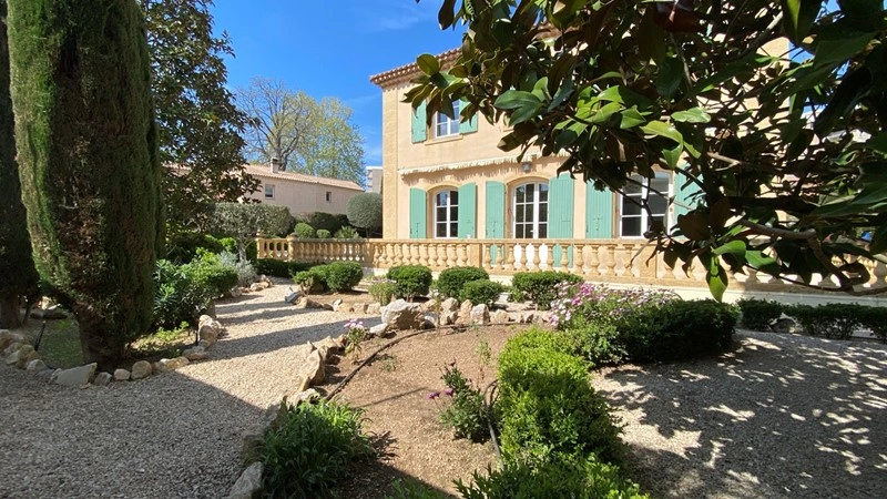 Просторный дом 4+1 в Марселе, Франция