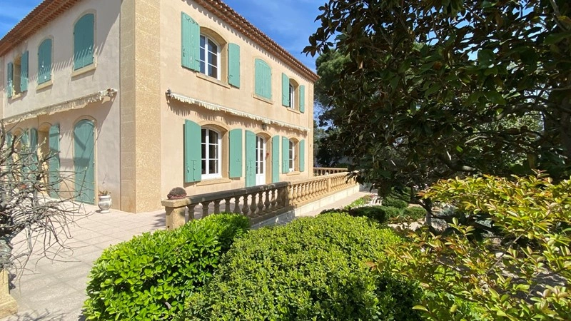 Просторный дом 4+1 в Марселе, Франция