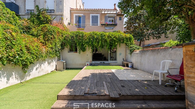 Обновлённая квартира 4+1 в Марселе, Франция