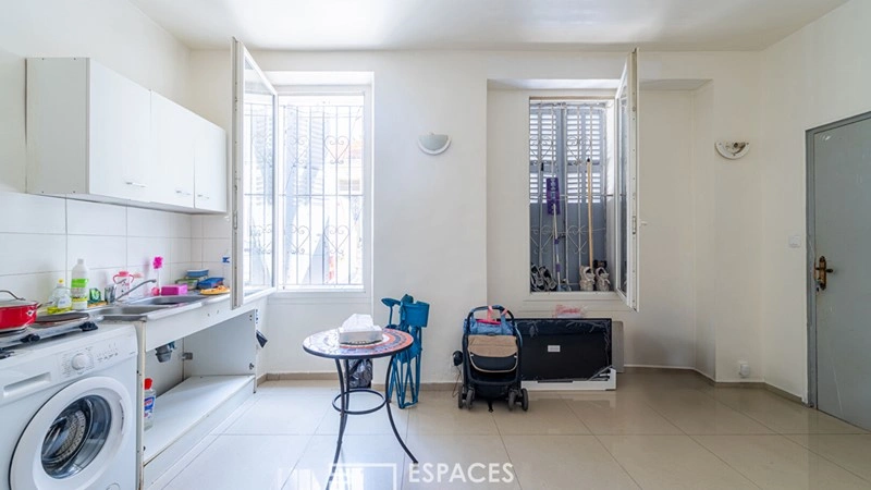 Обновлённая квартира 4+1 в Марселе, Франция