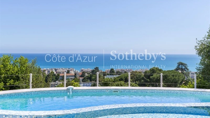 Семейный дом 5+1 в Ницце, Франция