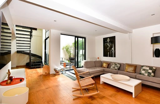 Красивый дом 130 м2 в Лионе, Франция