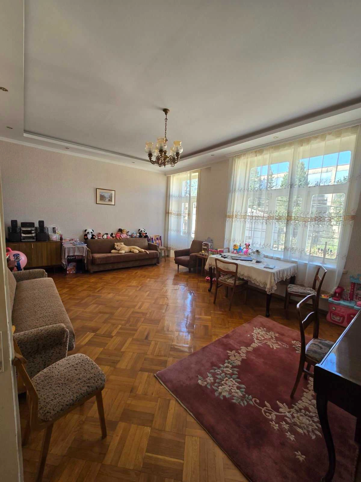 Просторная квартира 110 m² в Кутаиси, Грузия