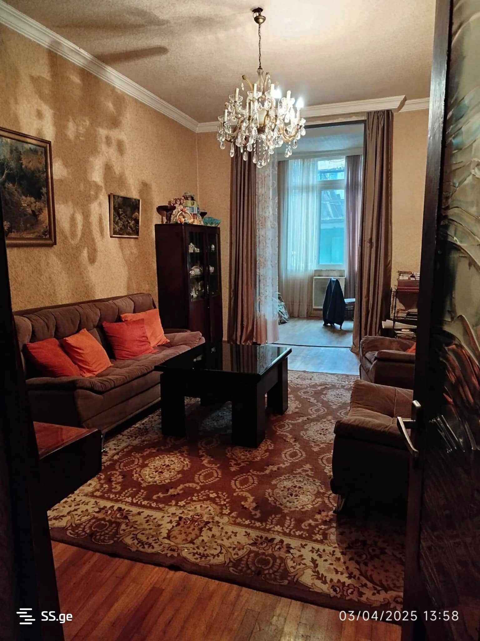 Светлая квартира 110 m2 в Кутаиси, Грузия