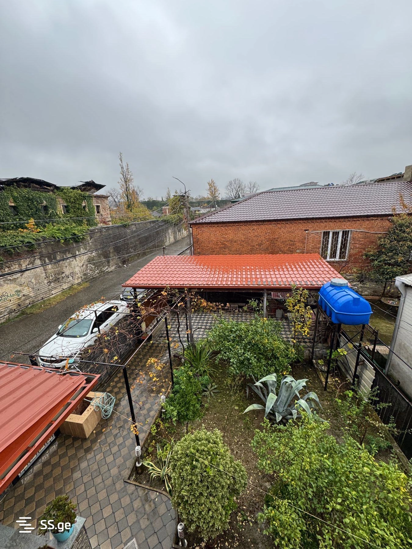 Просторный дом с 4 спальнями в Кутаиси, Грузия