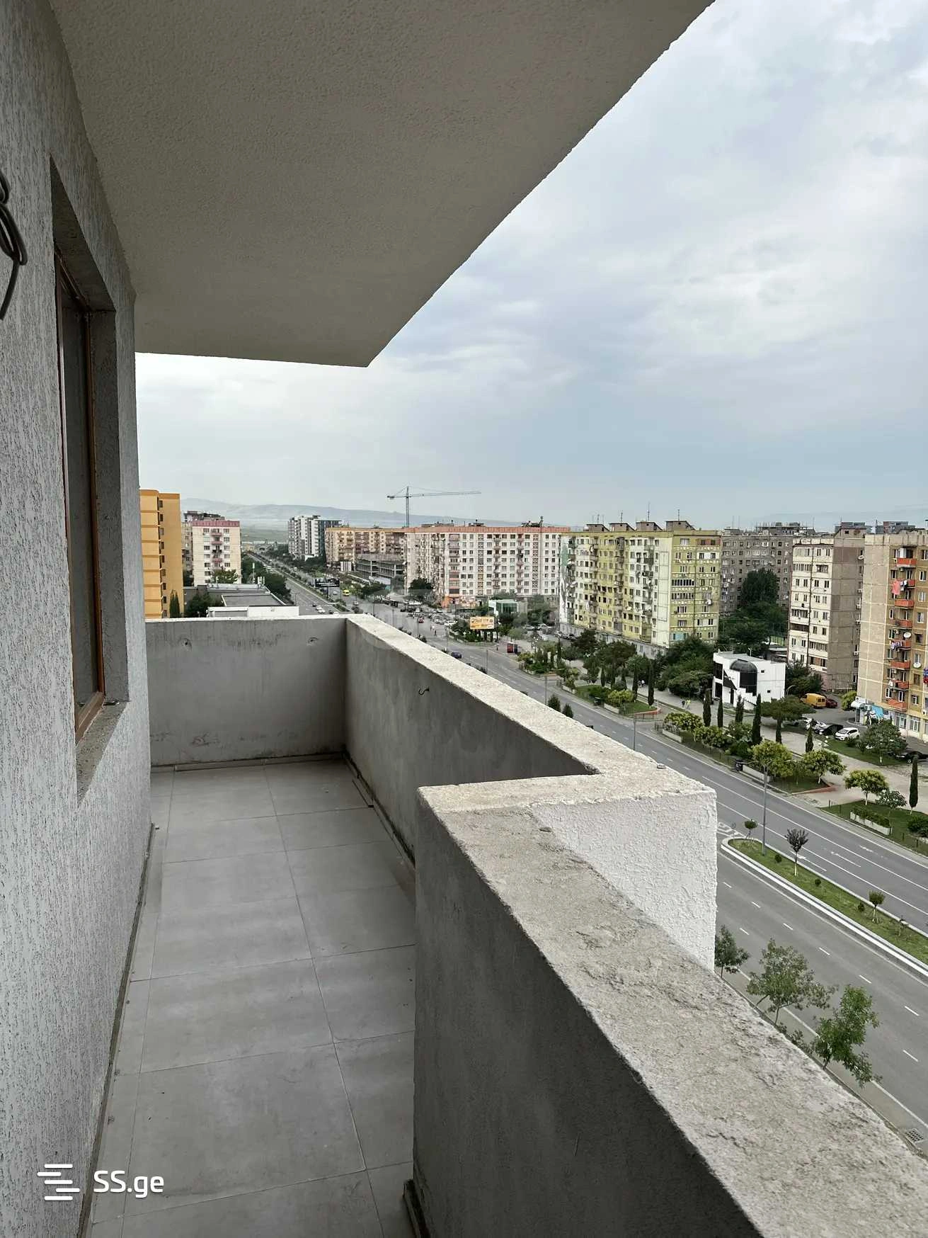 Просторная 4-комнатная квартира в Рустави, Грузия