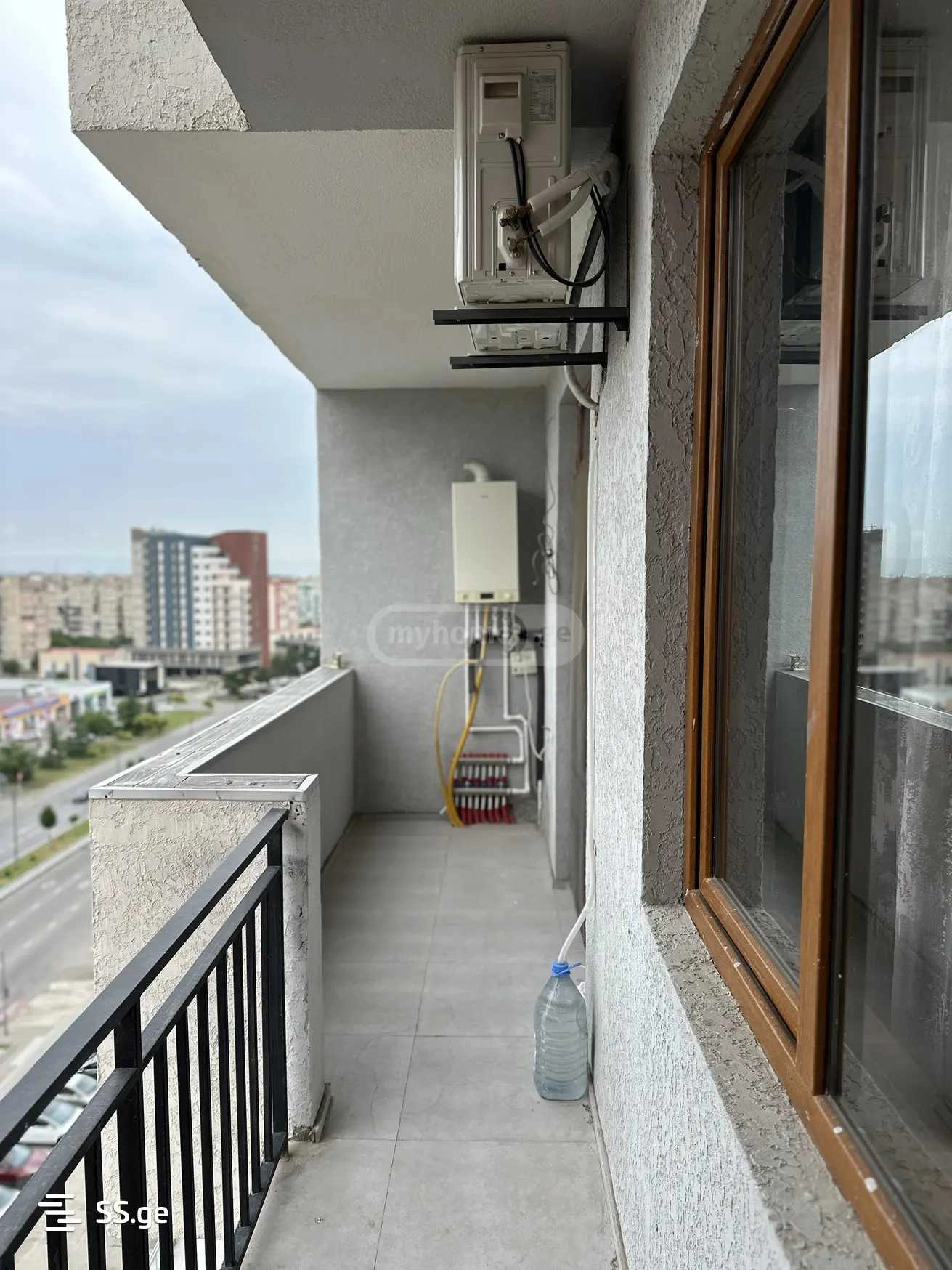 Просторная 4-комнатная квартира в Рустави, Грузия