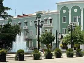 Просторная квартира с 5 спальнями в Рустави, Грузия