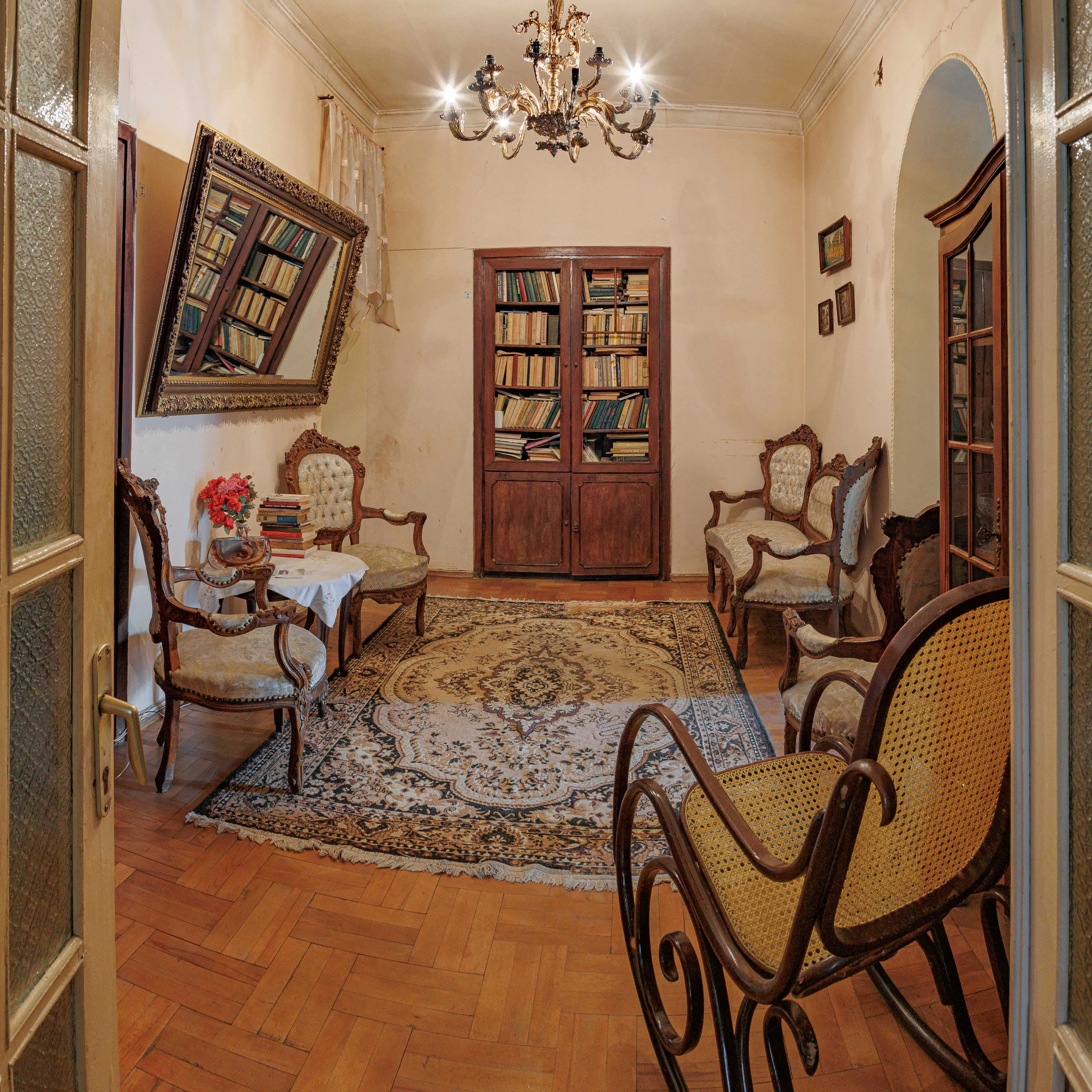 Просторная квартира с 5 спальнями в Рустави, Грузия