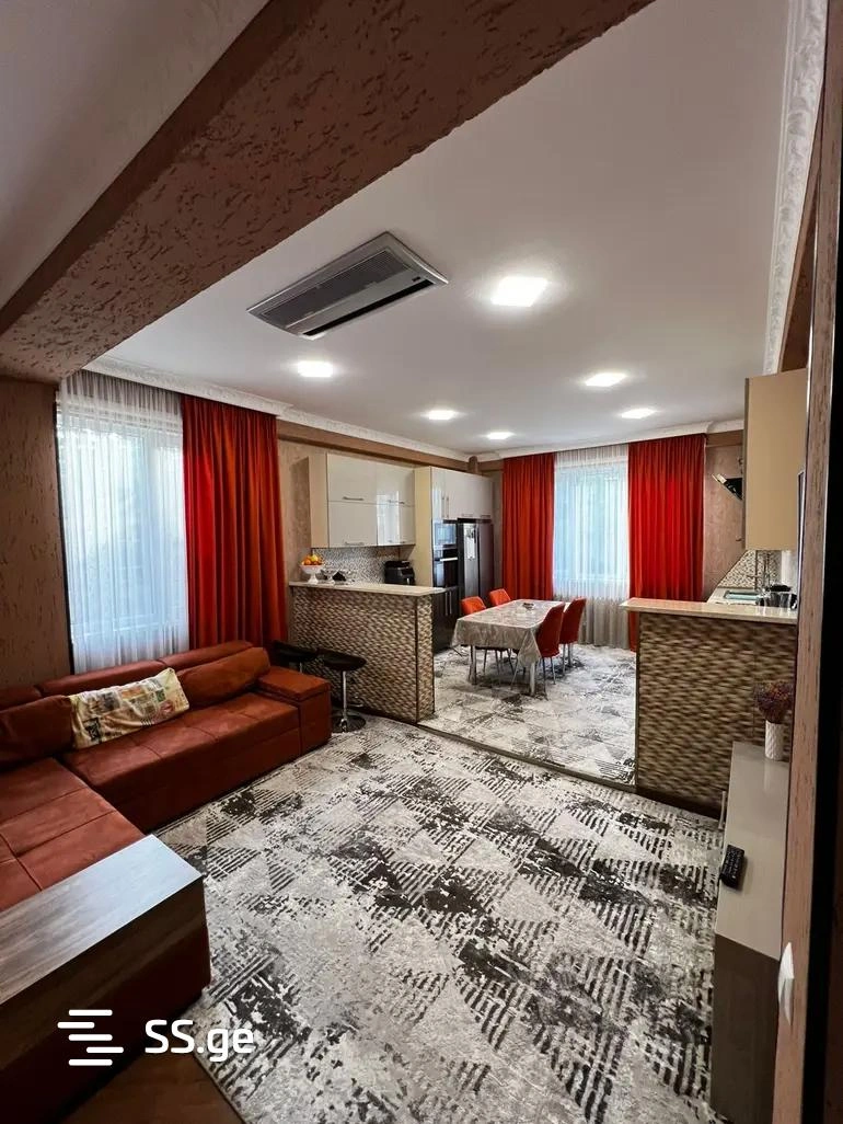 Просторный дом с 3 спальнями в Рустави, Грузия