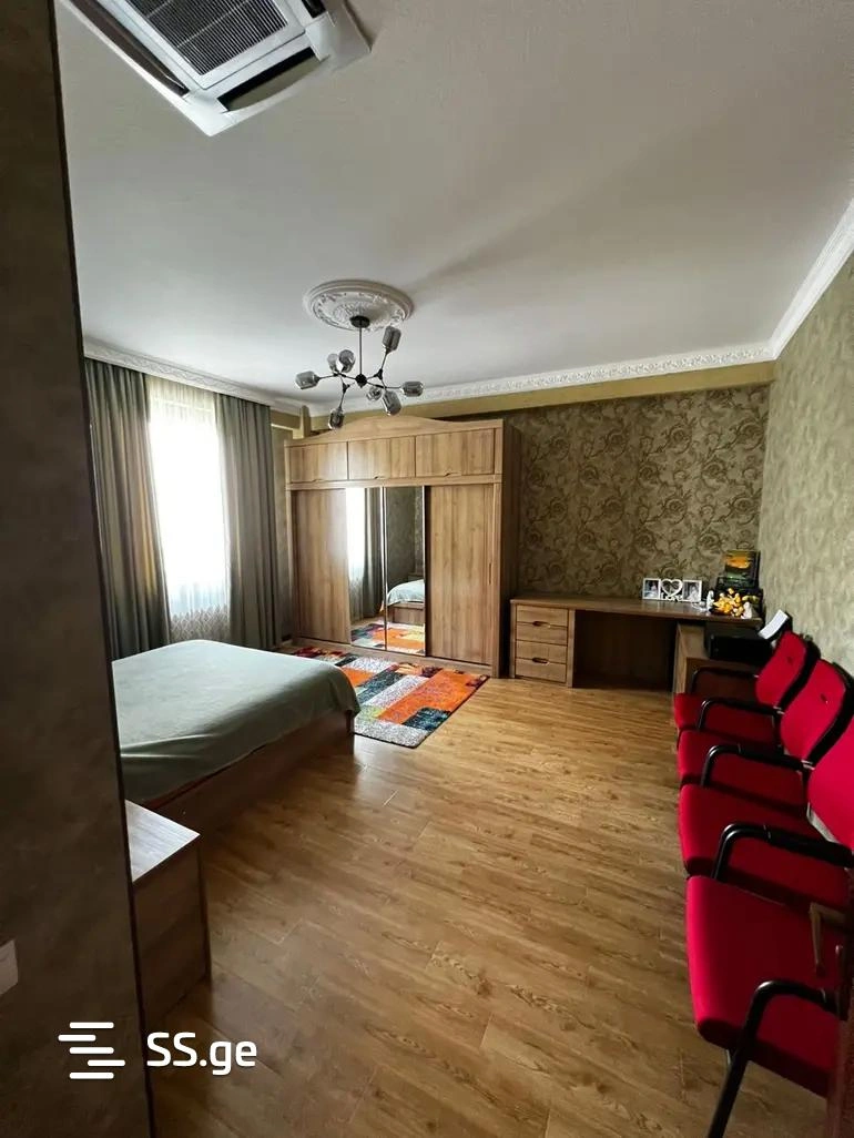 Просторный дом с 3 спальнями в Рустави, Грузия