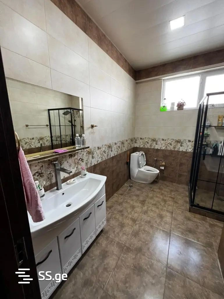 Просторный дом с 3 спальнями в Рустави, Грузия