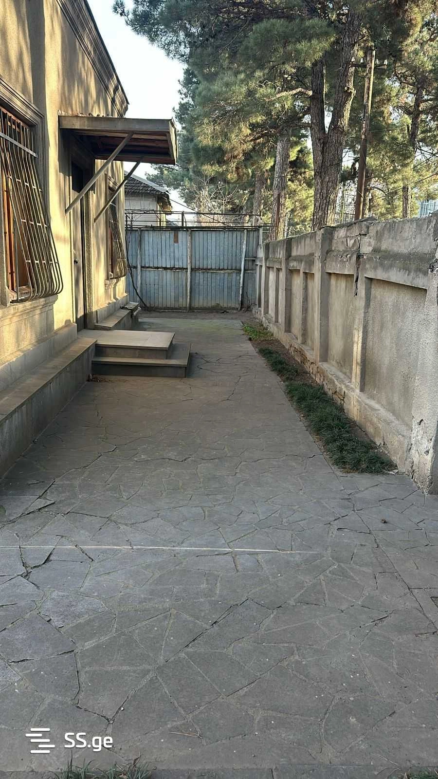 Просторный 4-комнатный дом в Рустави, Грузия