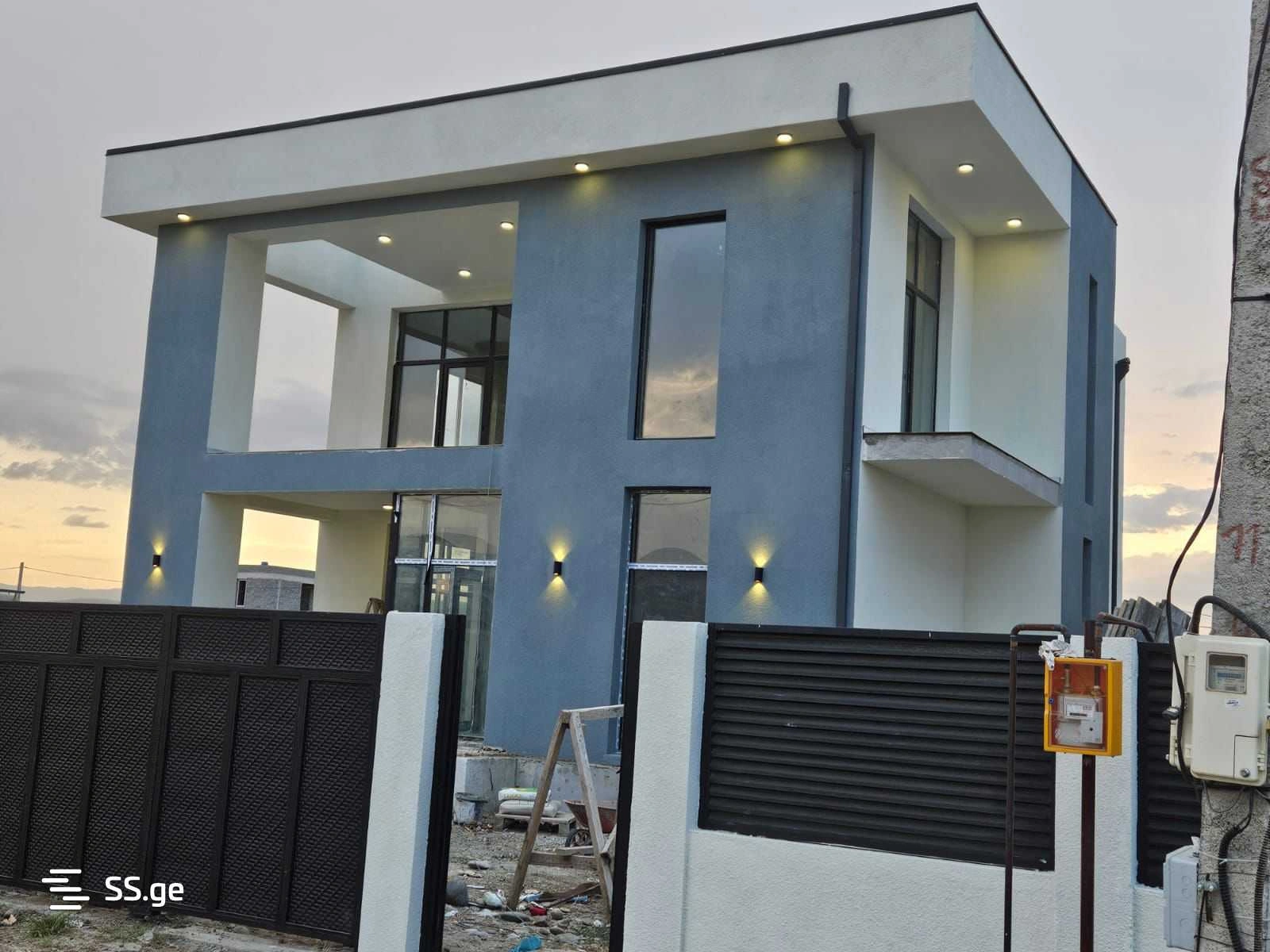 Просторный дом с 5 спальнями в Рустави, Грузия