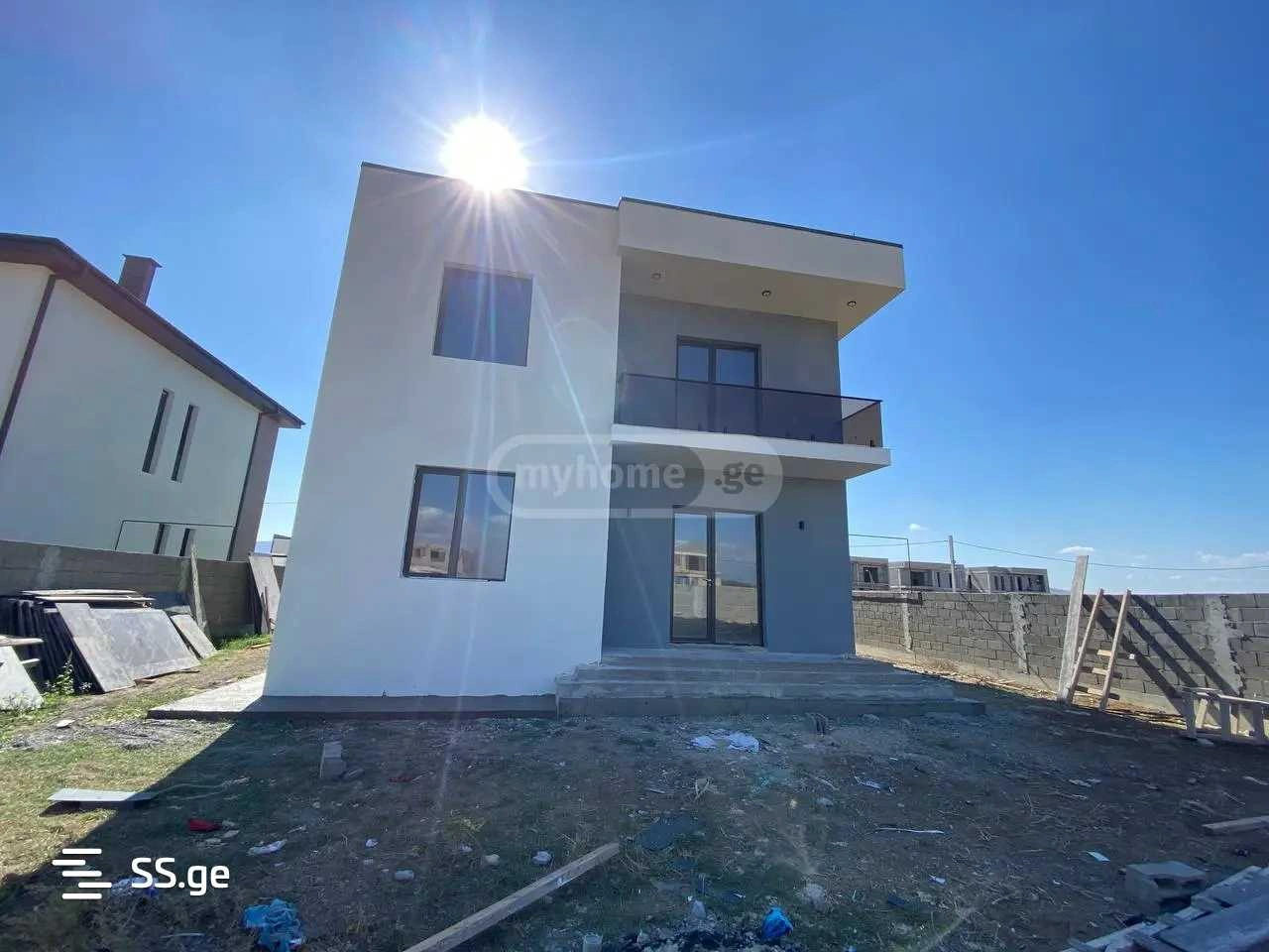 Просторный дом с 5 спальнями в Рустави, Грузия