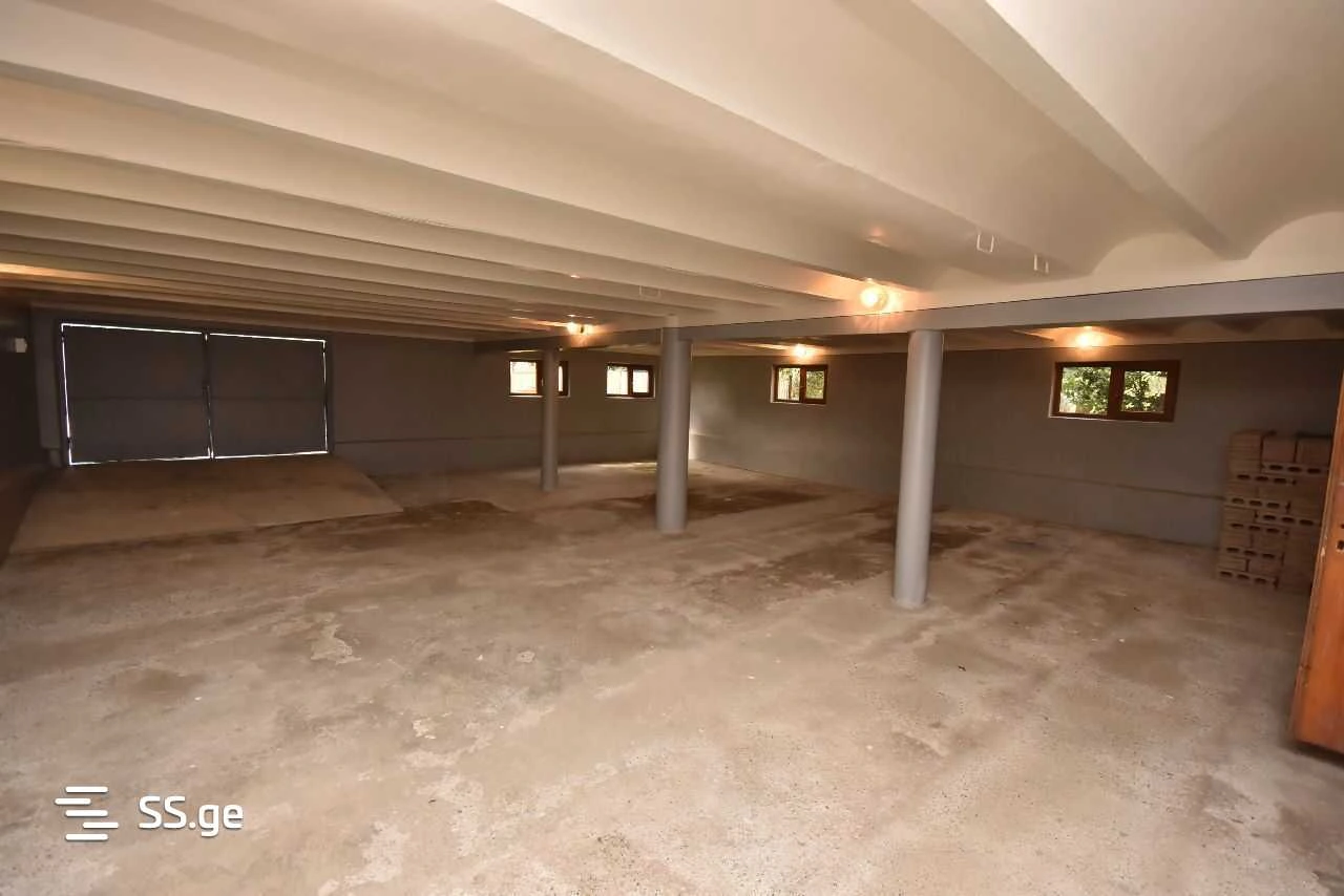 Просторный дом с 3 спальнями в Зугдиди, Грузия