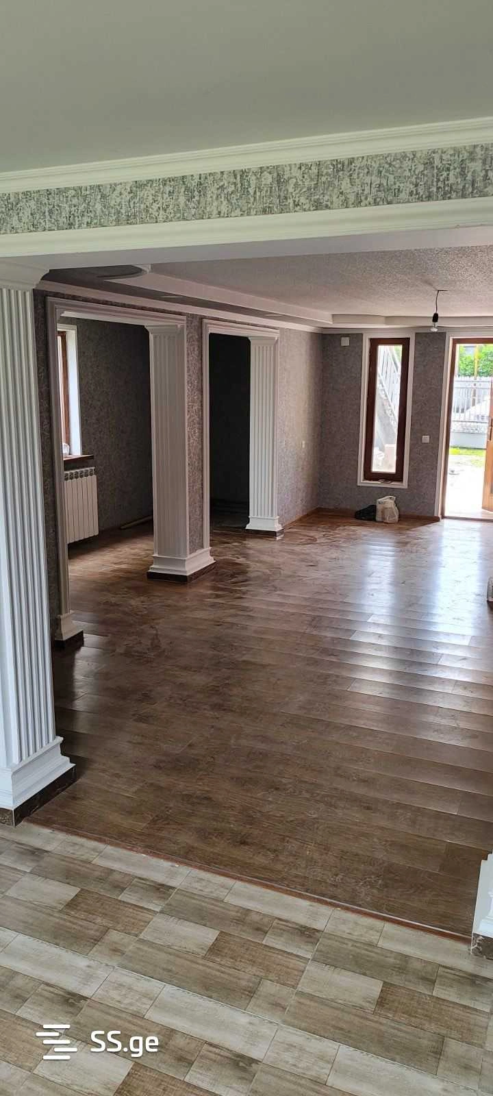 Просторный дом с четырьмя спальнями в Зугдиди, Грузия