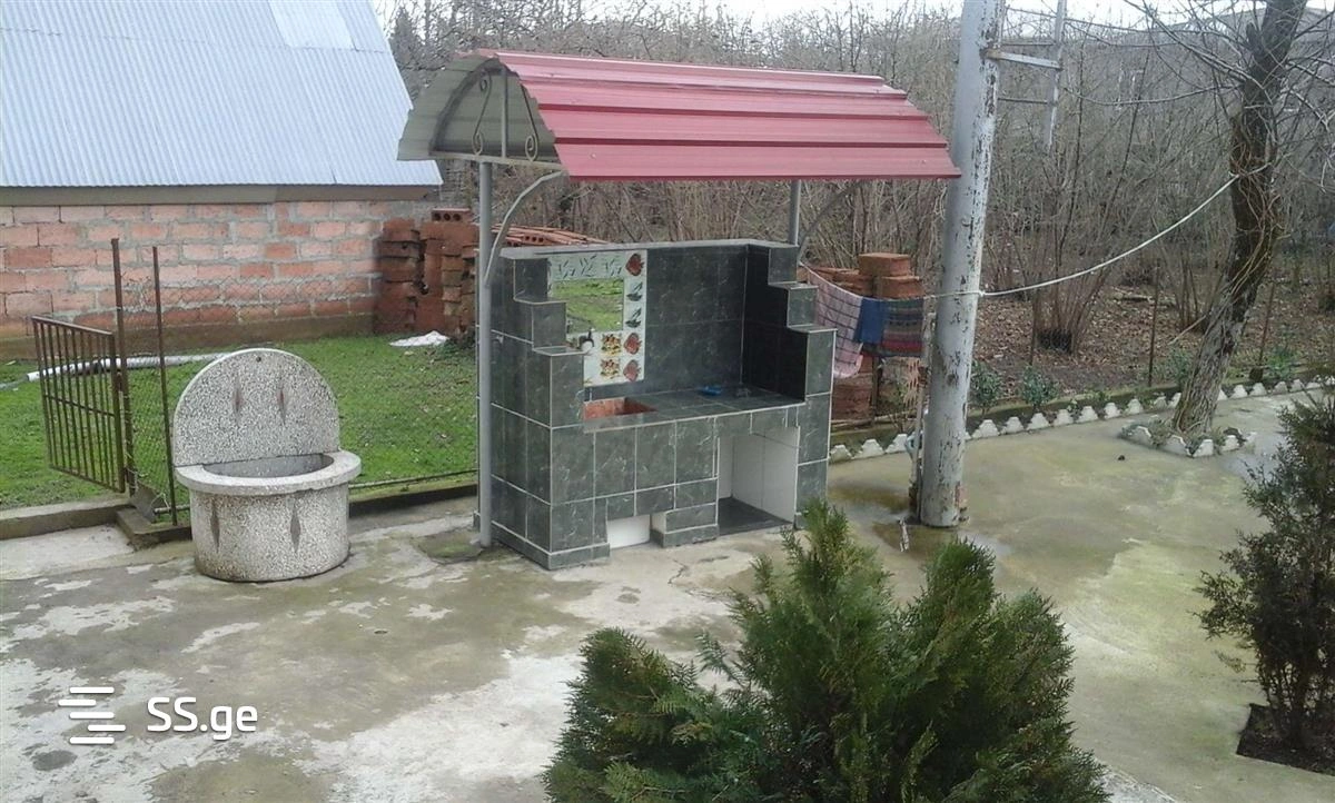 Уютный дом с 4 спальнями в Зугдиди, Грузия