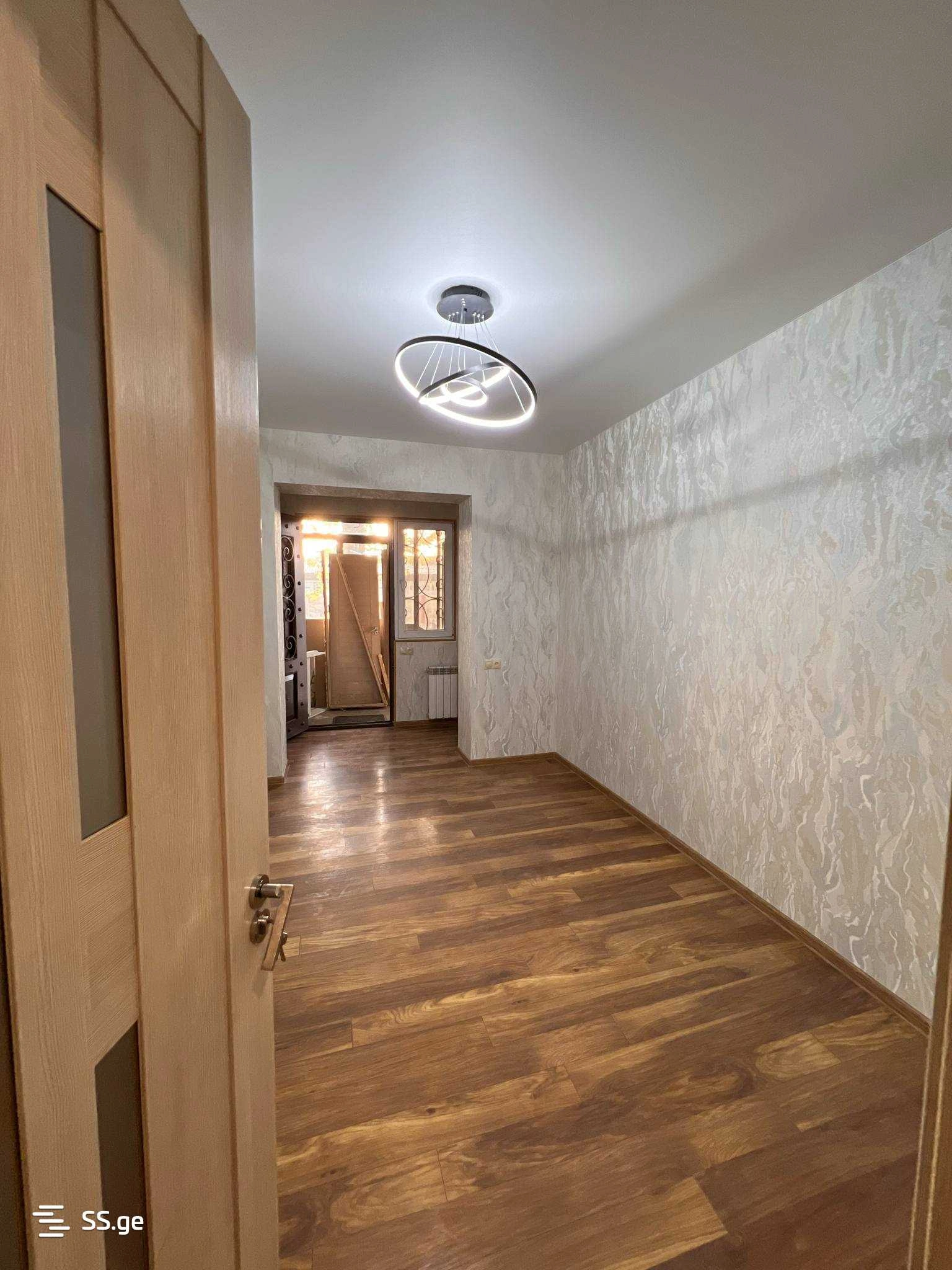 Уютная трёхкомнатная квартира в Гори, Грузия