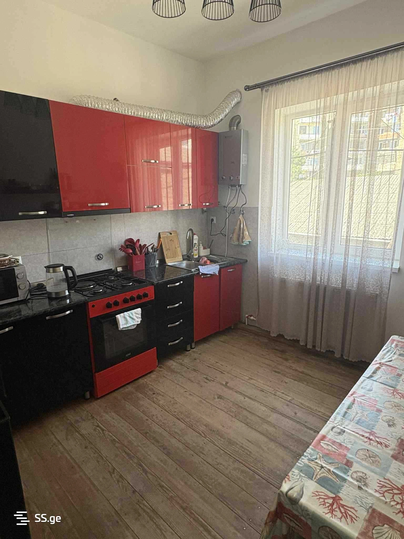 Просторная квартира с 4 спальнями в Гори, Грузия