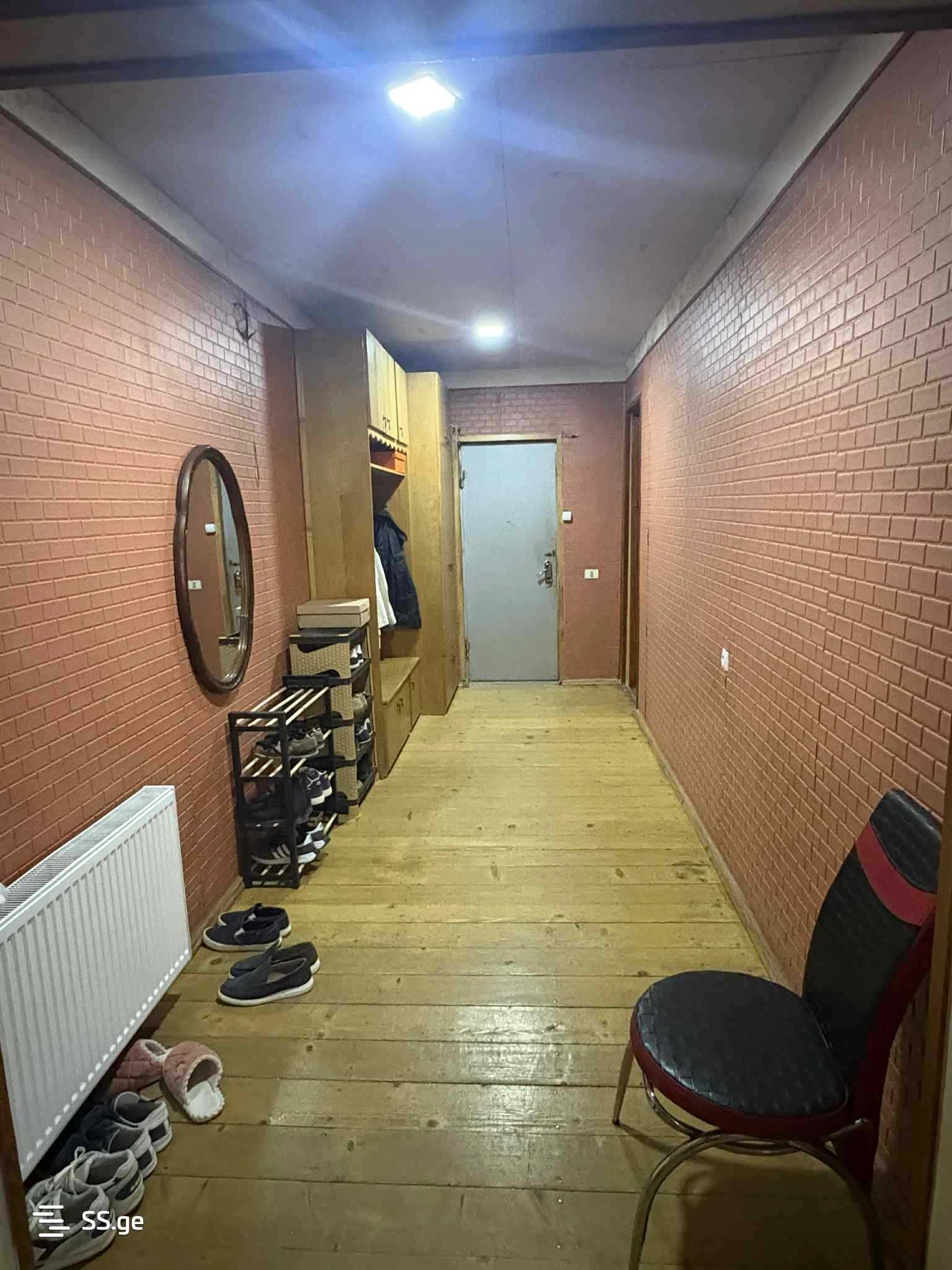 Просторная квартира с 4 спальнями в Гори, Грузия