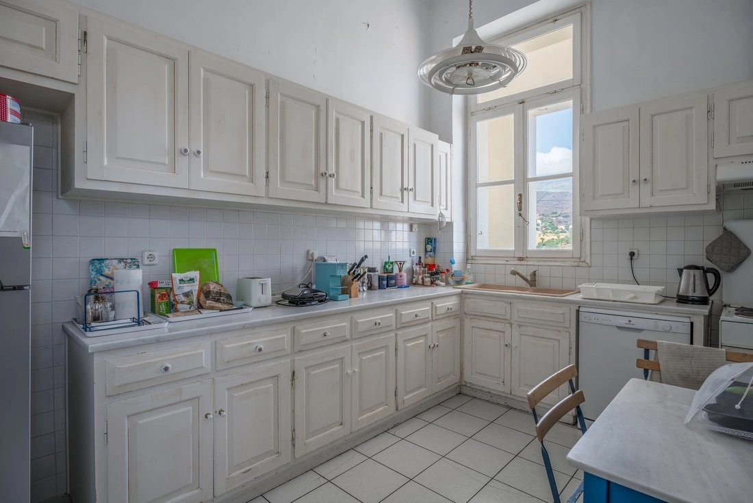 Просторный неоклассический дом площадью 545 м2 на Андросе, Греция