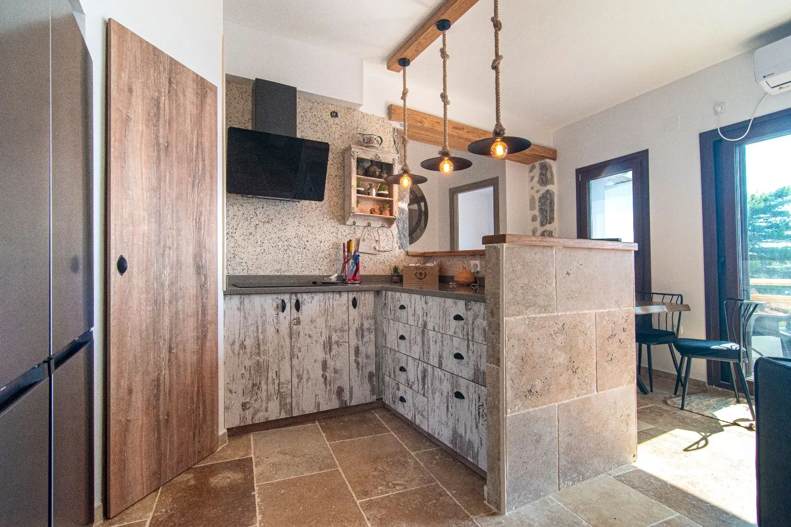 Светлый дом 226 м² на острове Икариа, Греция