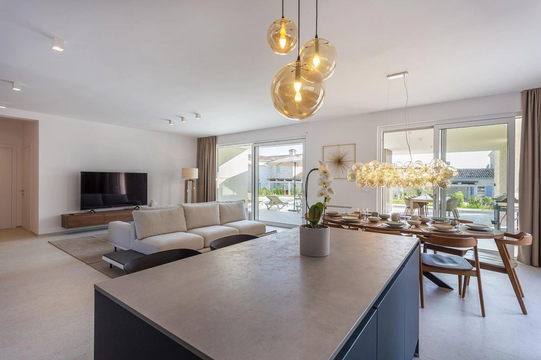 Вилла 4+1 с видом на море в Ровине, Хорватия