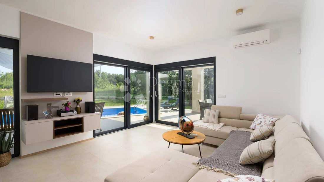 Дом 139 m2 с садом в Ровине, Хорватия