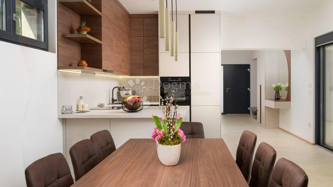 Дом 139 m2 с садом в Ровине, Хорватия