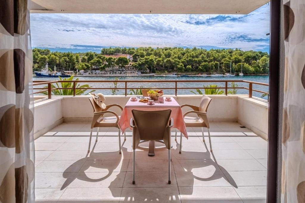 Вилла 322 m2 с открытой кухней в Сплите, Хорватия