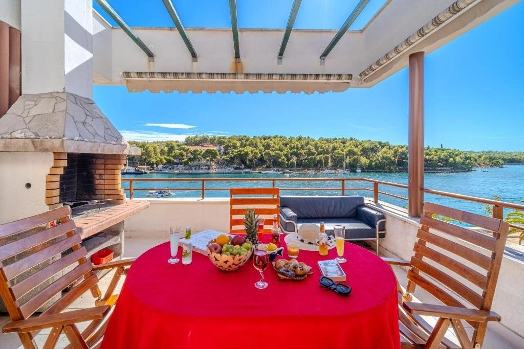 Вилла 322 m2 с открытой кухней в Сплите, Хорватия